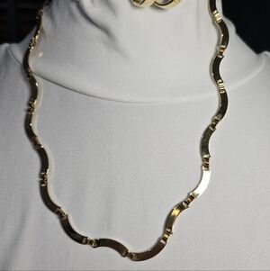 Avon Gold Wave Necklace